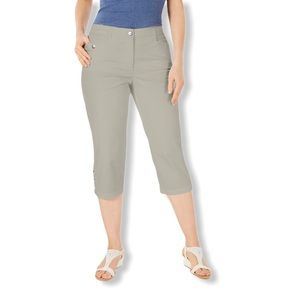 Karen Scoot Petite Button Hem Capri Pants